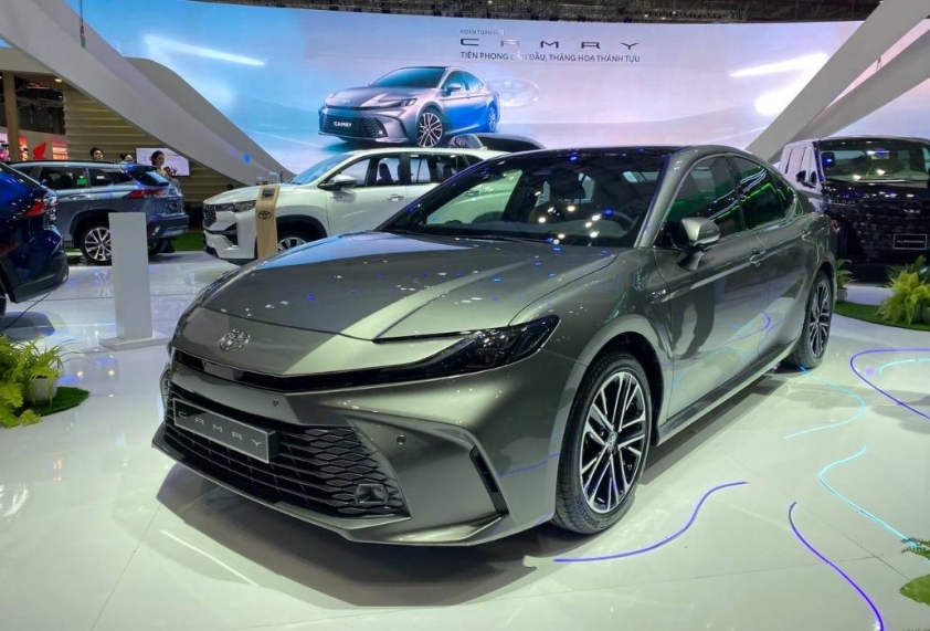 Toyota Camry HEV
