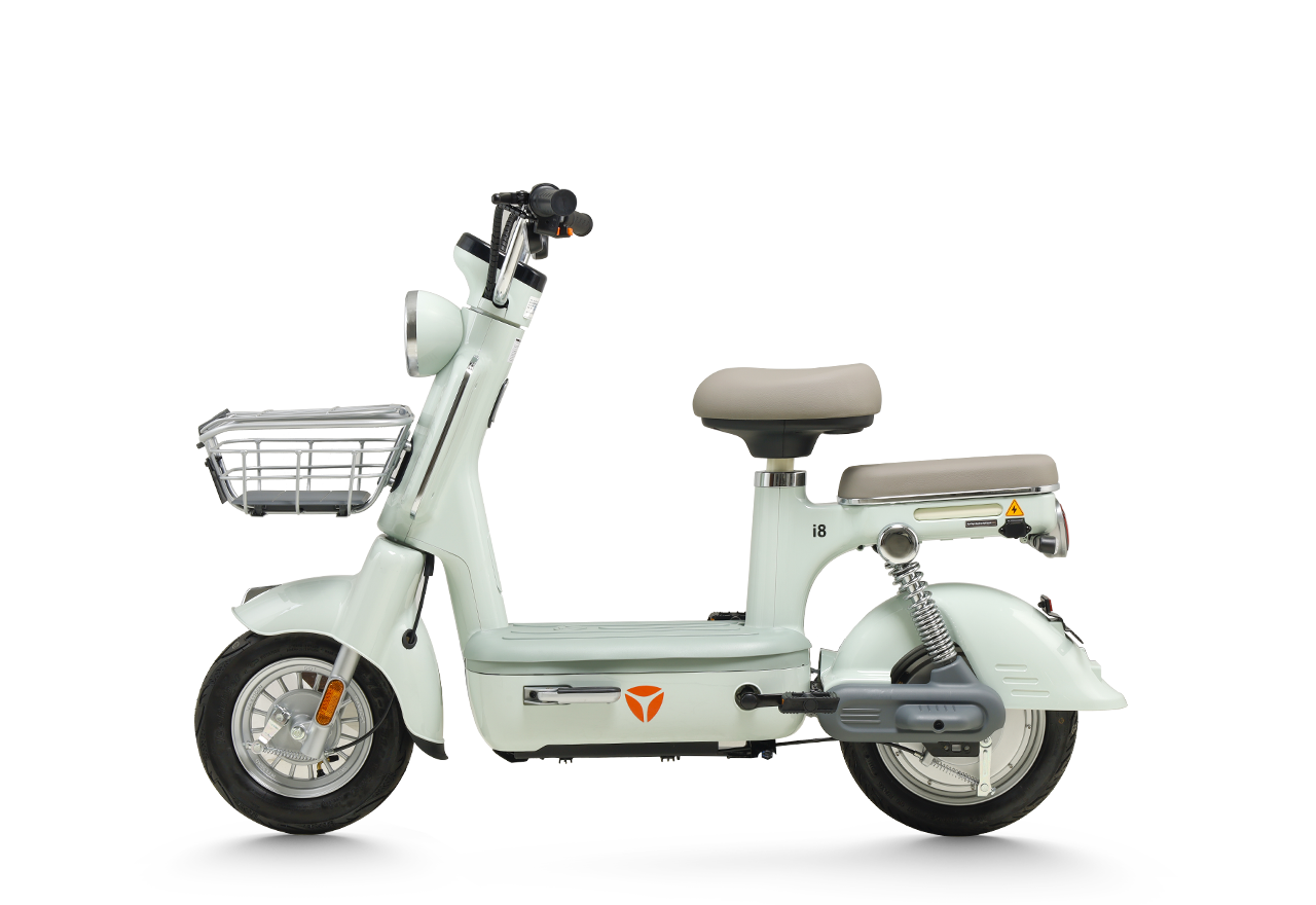 Xe đạp điện Yadea i8 kiểu dáng vintage màu trắng