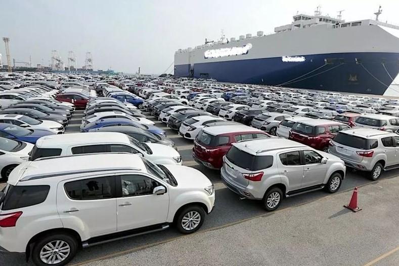 Xe nhập khẩu Trung Quốc với trang bị công nghệ hiện đại