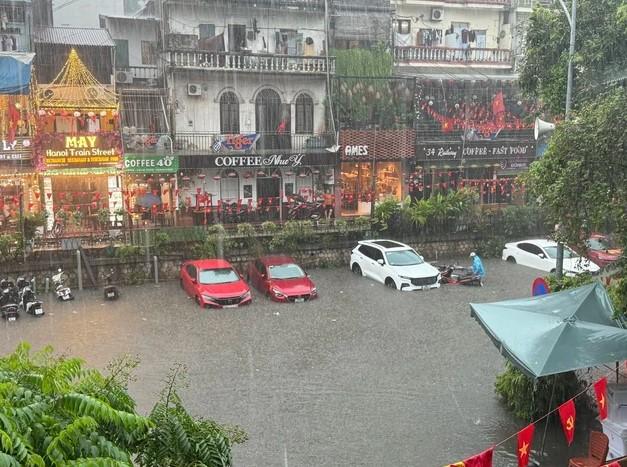 Trạm bơm Yên Sở hoạt động
