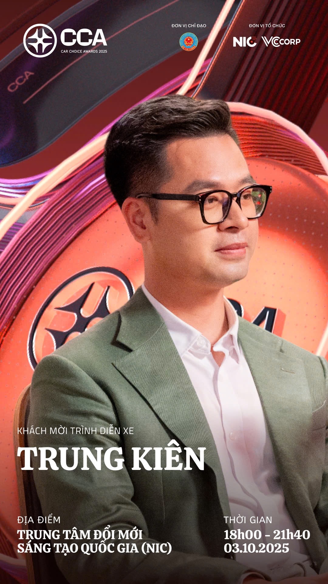 Ảnh chân dung các host biểu diễn xe
