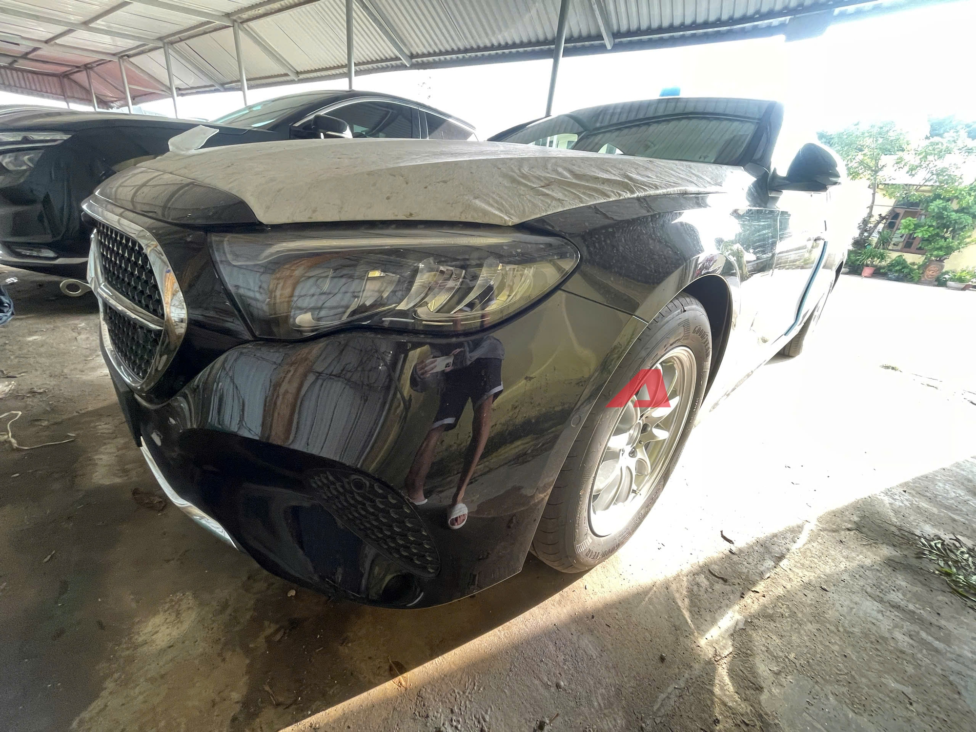 Đèn pha LED dạng chóa trên Mercedes-Benz E 200 2025
