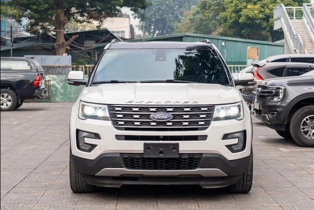 Ford Explorer cũ và thế hệ mới