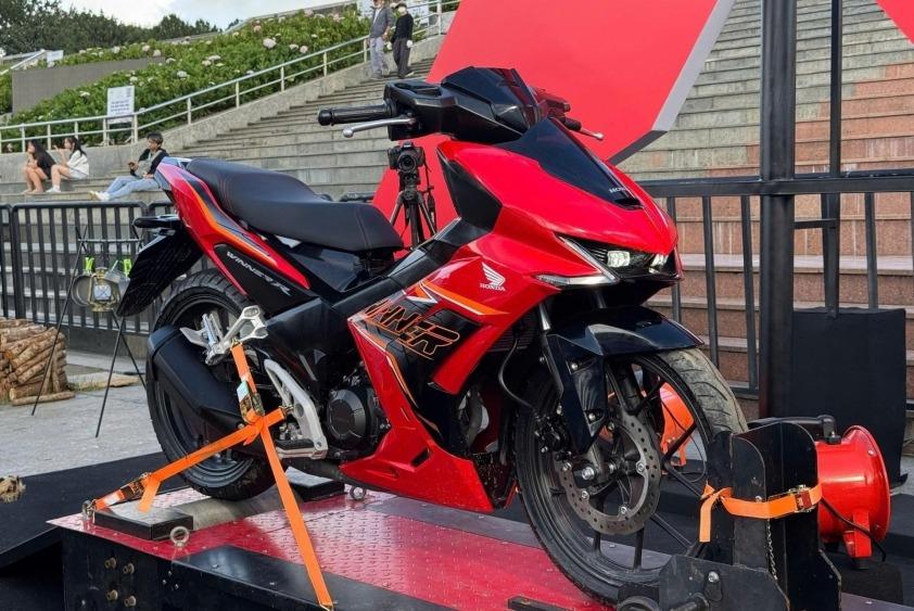 Honda Winner R mới ra mắt