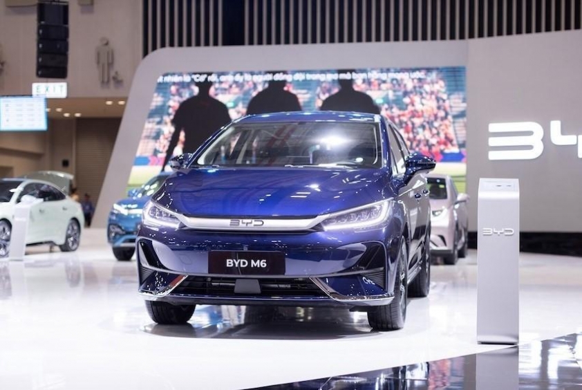 Ưu đãi BYD M6 chạy điện