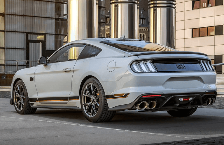 Giá Ford Mustang và Subaru BRZ ở Mỹ