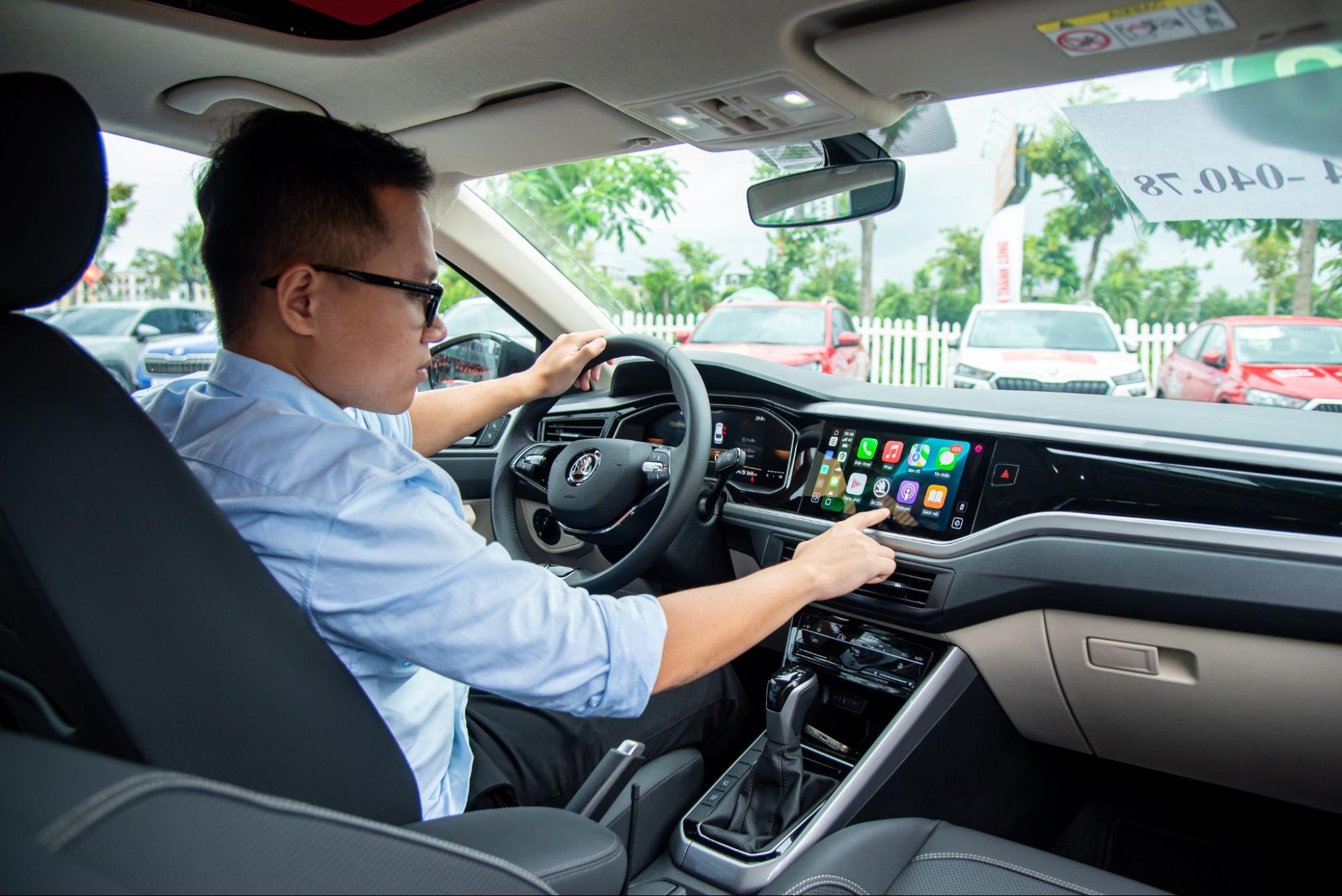 Khoang lái rộng rãi của Skoda Slavia
