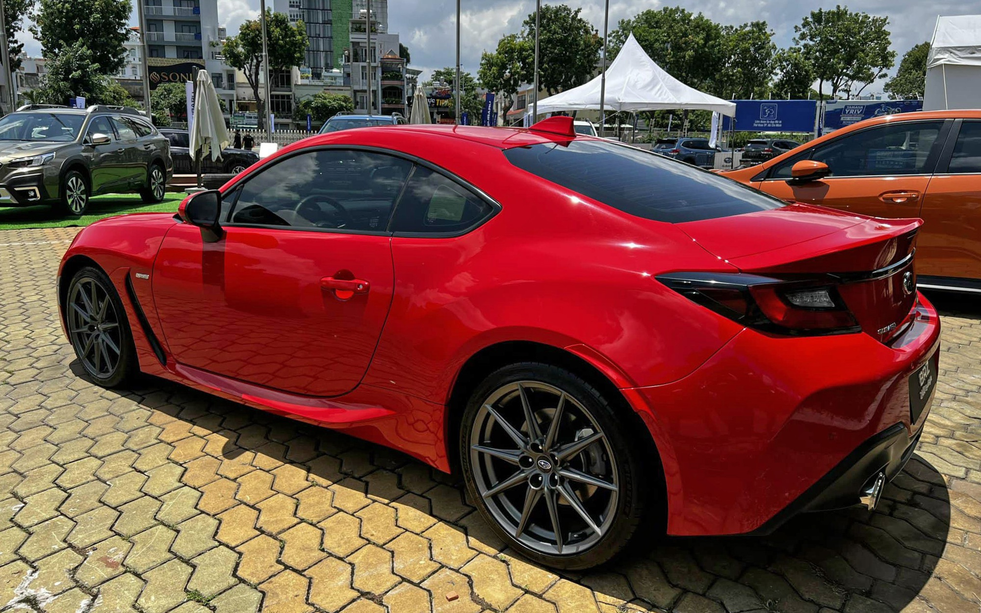 Subaru BRZ phiên bản số sàn và số tự động ở Việt Nam