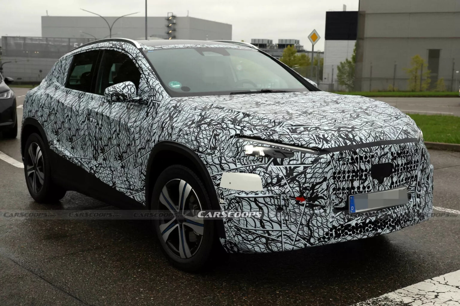 GLA hybrid chạy thử