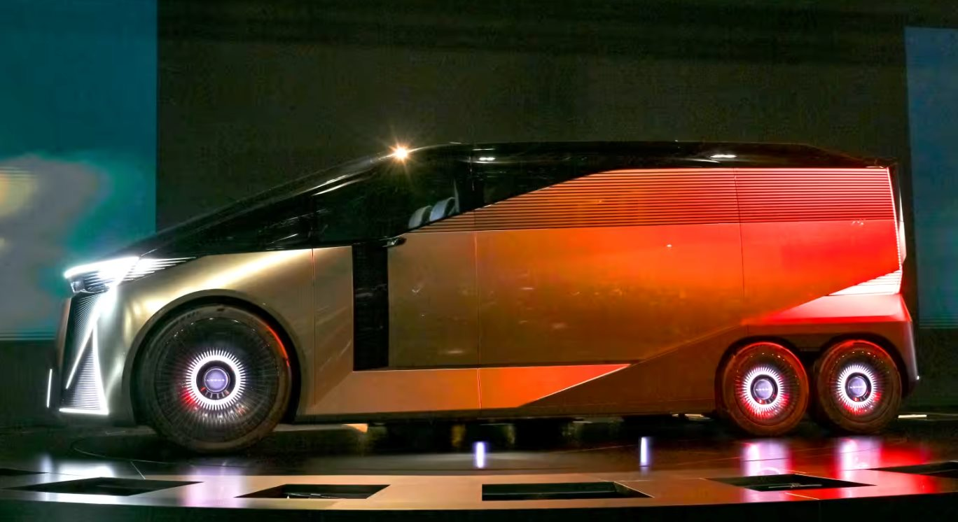 Century Coupe tại triển lãm