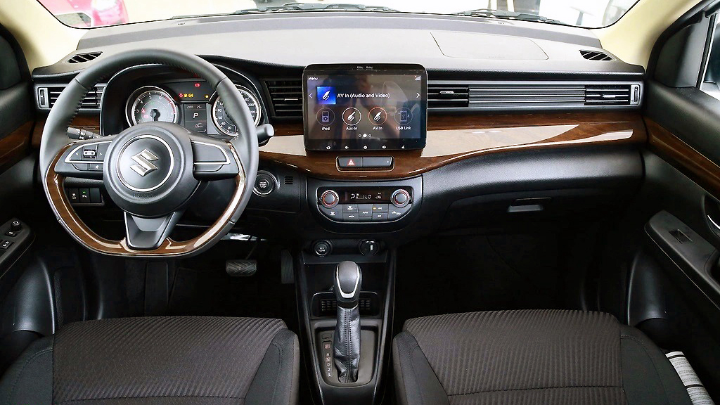 XL7 thay thế một phần vai trò của Ertiga