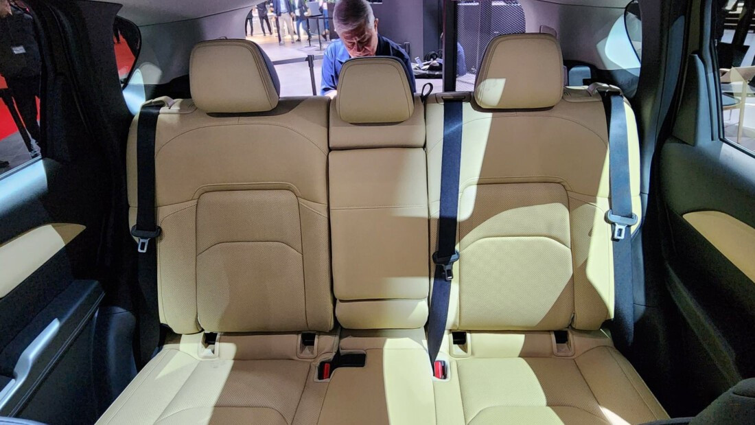 Không gian hàng ghế sau Mazda CX-5 mới rộng rãi hơn