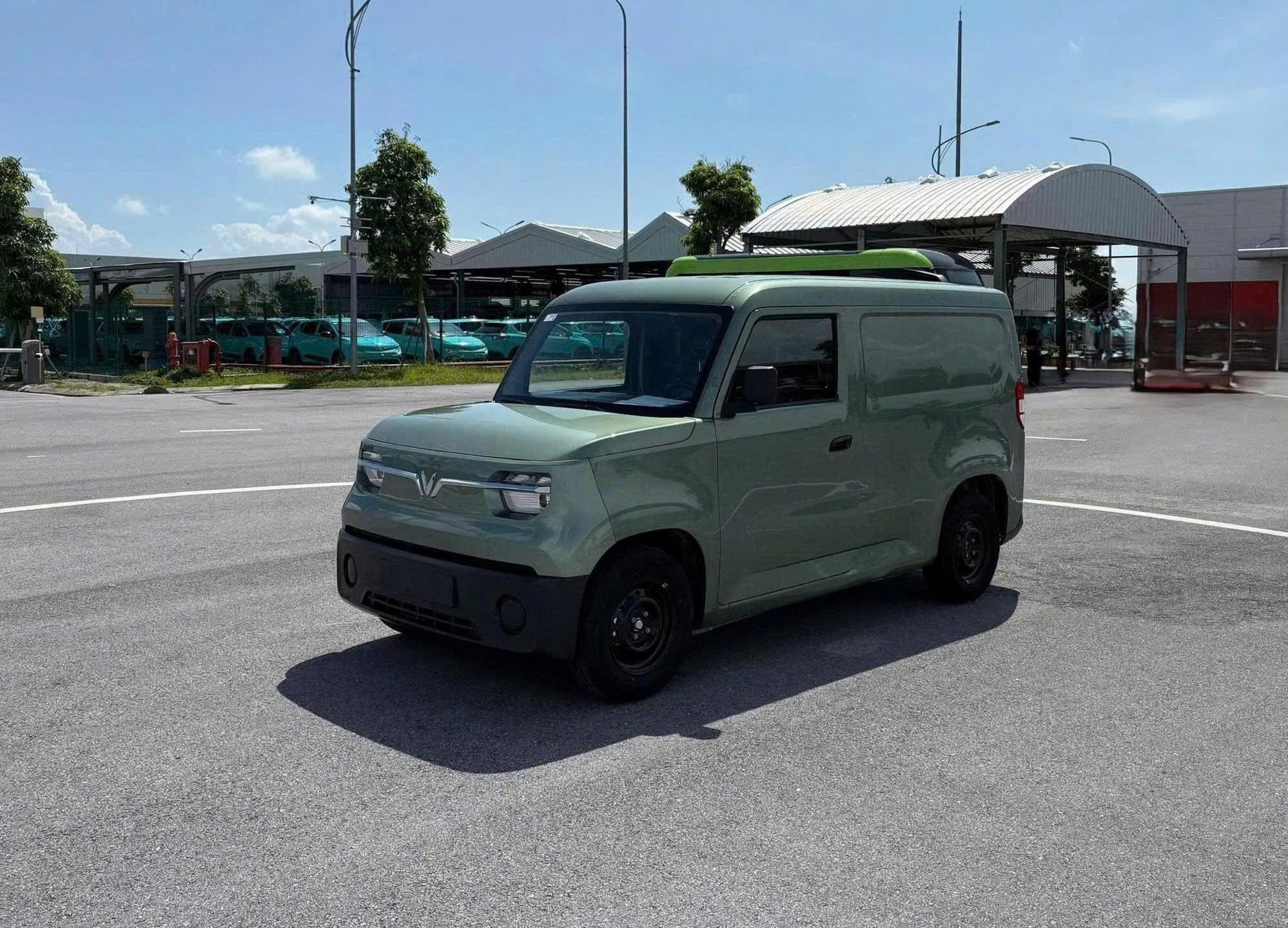 VinFast EC Van phiên bản mới có thay đổi thông số