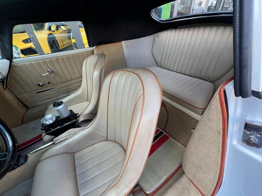 Chi tiết nội thất mềm mại, tinh tế của Porsche 356A
