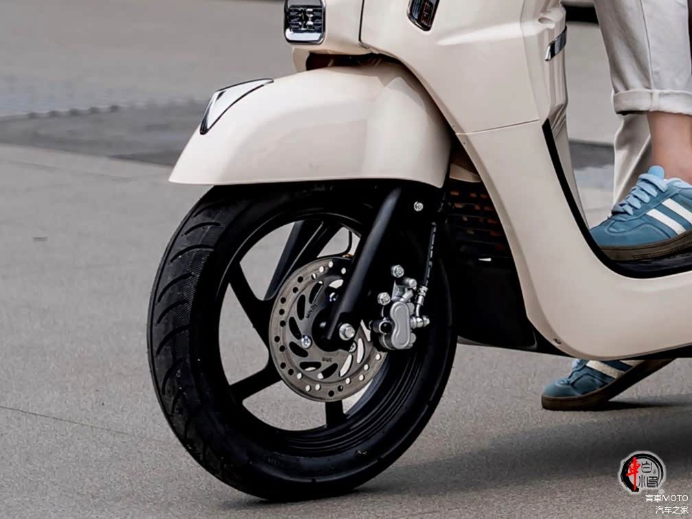 Kích thước và hệ thống giảm xóc của TF125