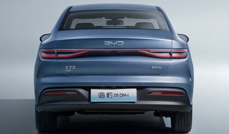 Bảng điều khiển trung tâm và vô lăng