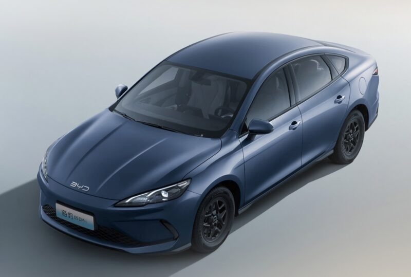 Ghế và màn hình hiển thị trên xe