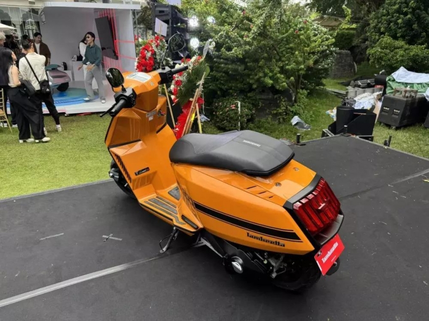 Lambretta X300 2 Động cơ 275cc mạnh mẽ của Lambretta X300