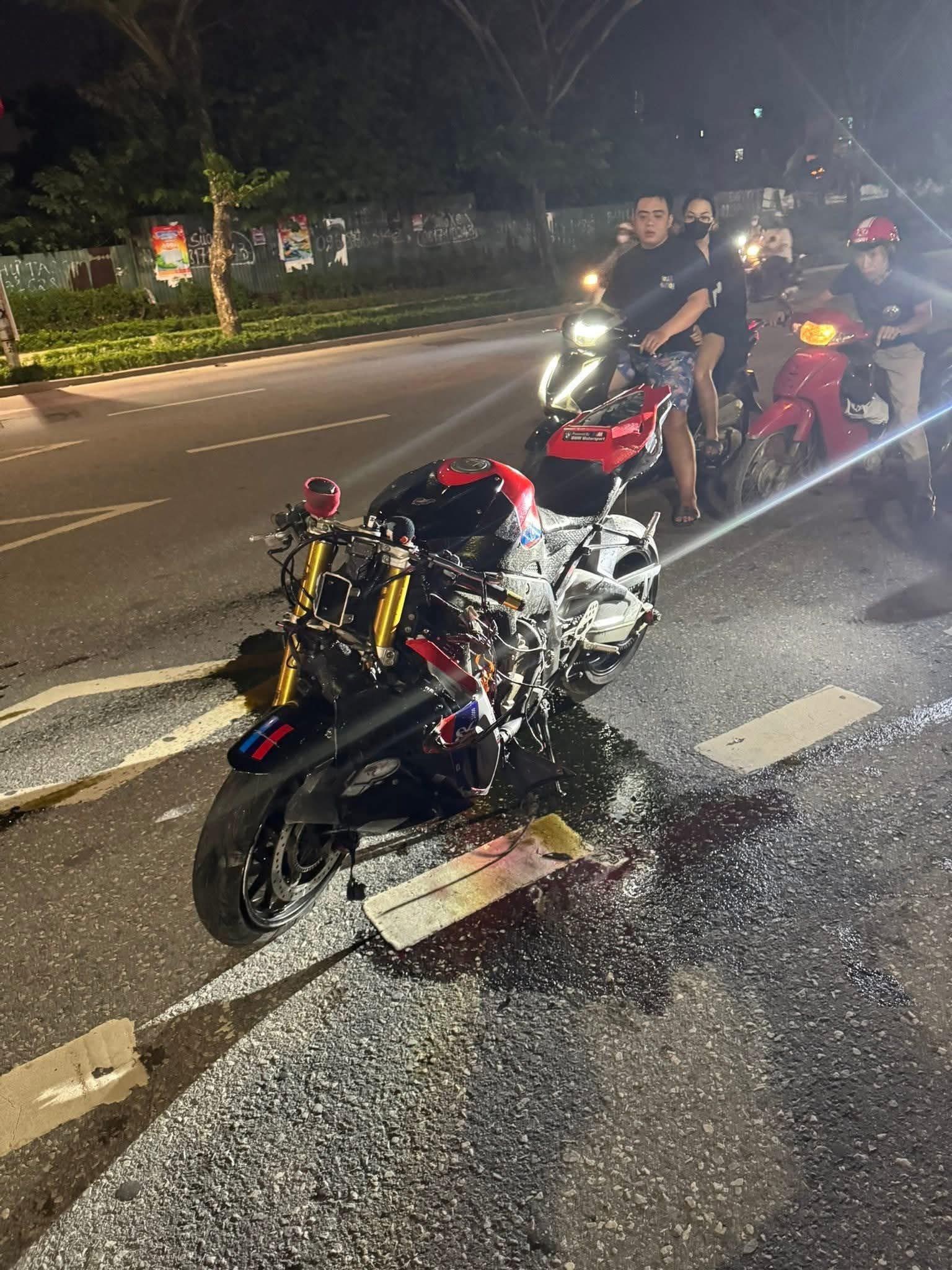 Hiện trường vụ tai nạn trên đường Trịnh Văn Bô, Hà Nội