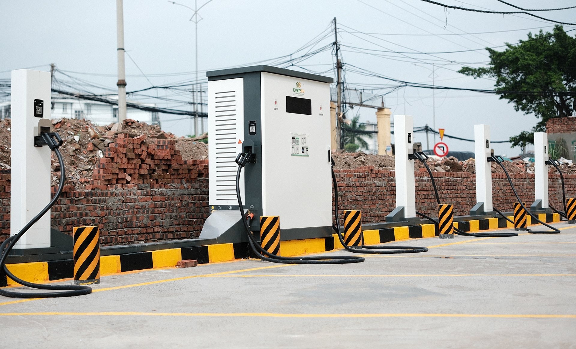 Trạm sạc chuyển hướng mô hình hợp tác