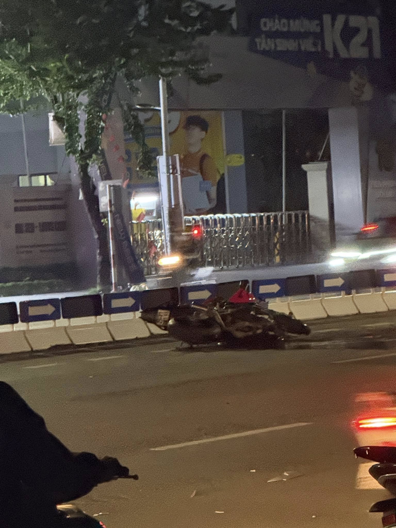 Hiện trường vụ tai nạn trên đường Trịnh Văn Bô, Hà Nội