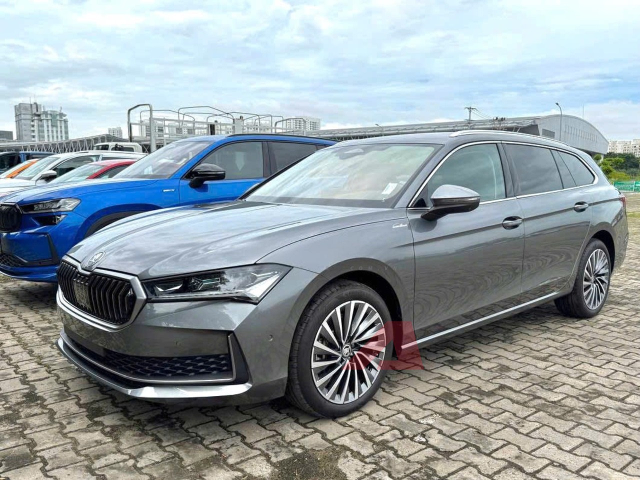 Skoda Superb bản wagon tại triển lãm Việt Nam