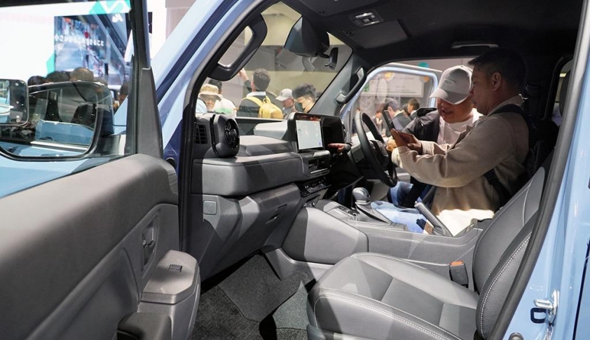 Động cơ 2.7L cùng hộp số tự động 6 cấp