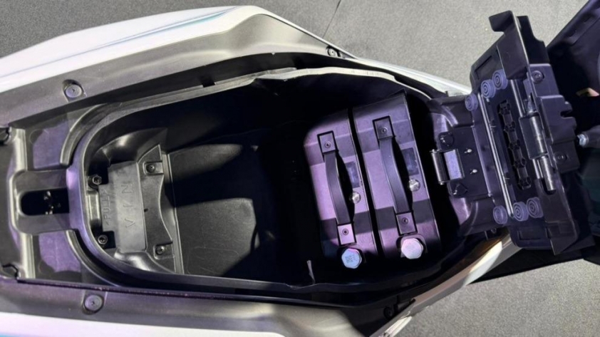 Màn hình TFT đa sắc trên Yamaha Aerox E