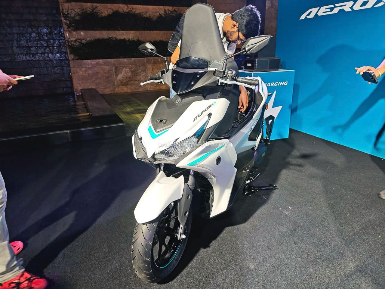 Yamaha NVX phiên bản điện với thiết kế thể thao