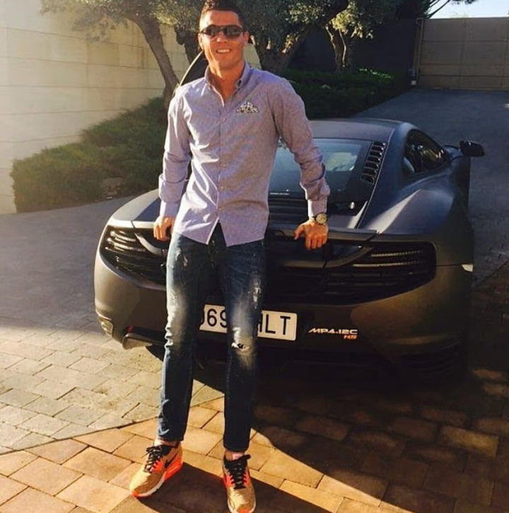 McLaren MP4-12C màu xám