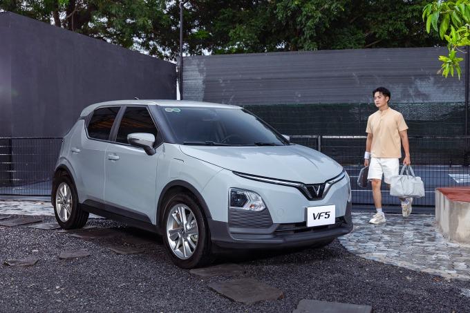 VinFast VF 5 áp đảo phân khúc SUV cỡ A