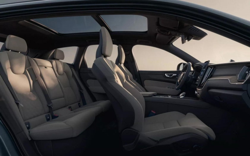 Volvo XC60 2026 chi tiết động cơ