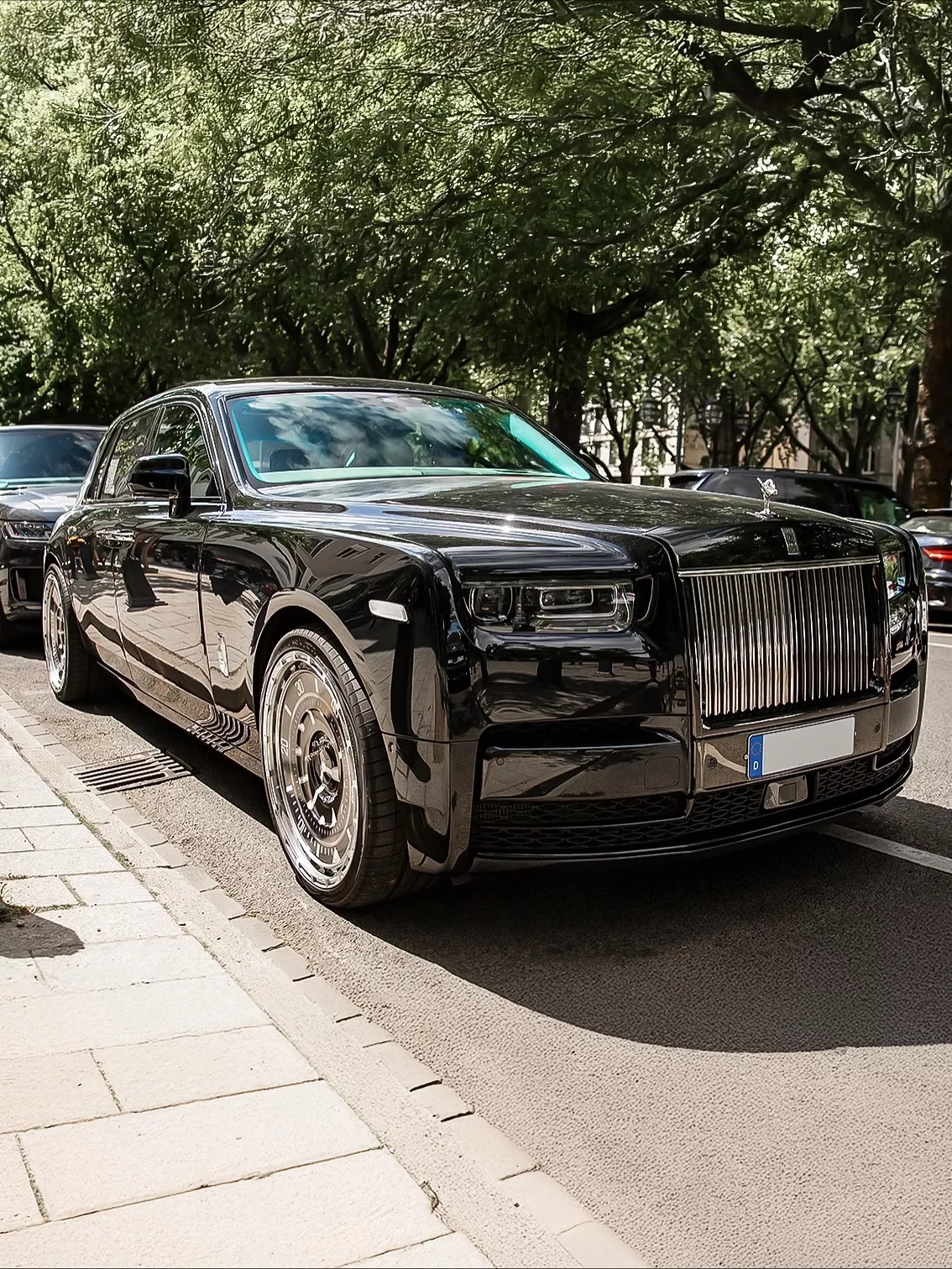 Rolls-Royce Phantom với bộ mâm độc đáo góc nghiêng Chiếc Phantom 8 sở hữu bộ mâm lấy cảm hứng đồng hồ Rolex