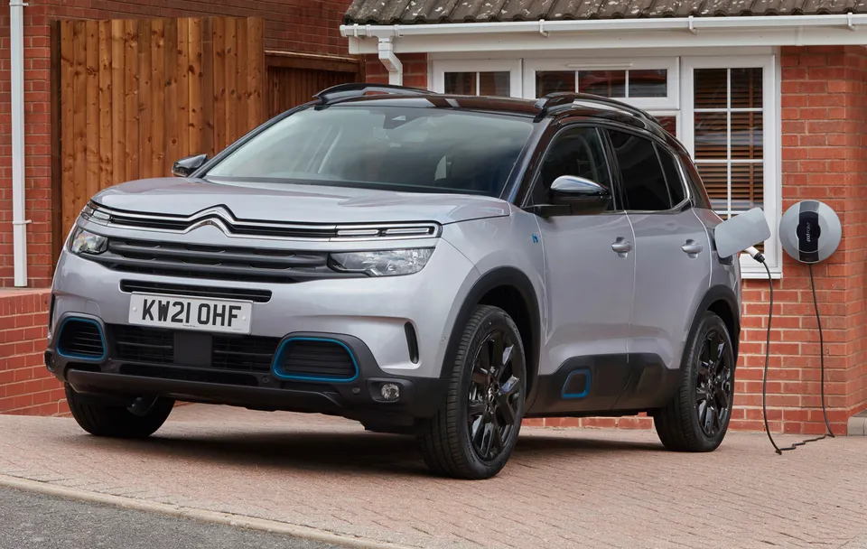 Đừng nghĩ tới mua PHEV khi chưa rõ mình sẽ thường sạc xe ở đâu. So sánh các loại xe điện