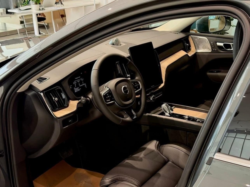 Màn hình cảm ứng trung tâm xe Volvo XC60 2026