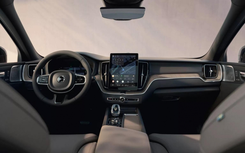 Khoang lái Volvo XC60 2026