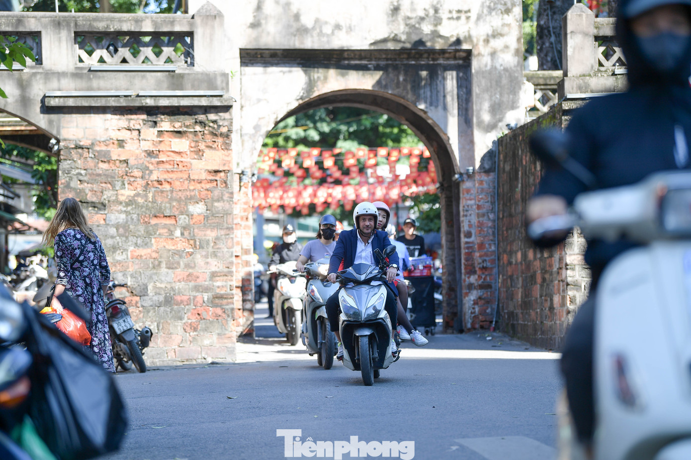 Người dùng chia sẻ về việc dùng song song xe điện và xe xăng