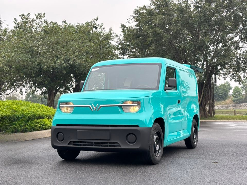 VinFast EC Van là xe chở hàng đầu tiên của hãng VinFast EC Van xe tải nhẹ chạy điện